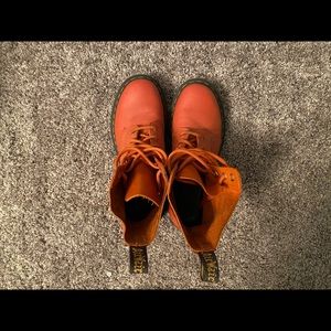 Orange Dr. Martens Pascal 1460